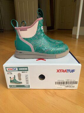 NWT - Xtratuf Women's Ankle Deck Boot Sport
